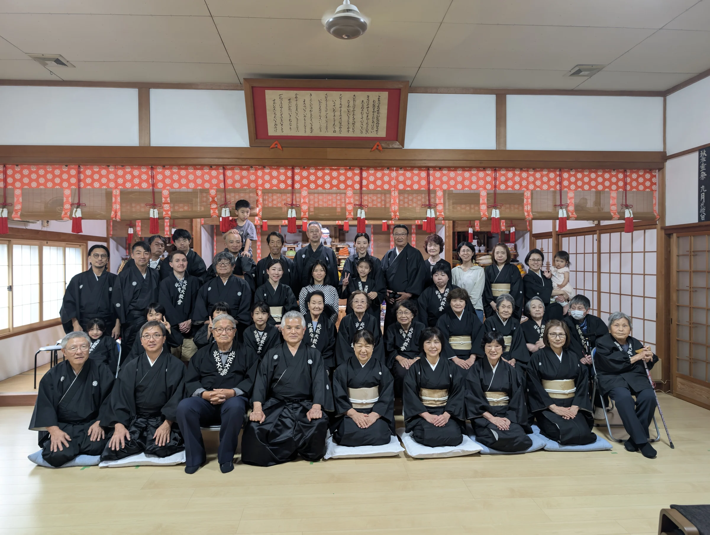 此勇に集う地域の皆さん